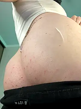 CurvyWoman-'s Live Sex Cam Show