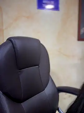 _Bella-Office1's Webcam Show