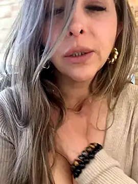_Abril-Office1's Live Sex Cam Show