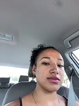 lmaobye123's Live Sex Cam Show