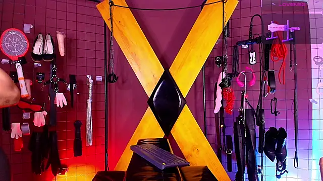 MrEbonybdsm's Live Sex Cam Show