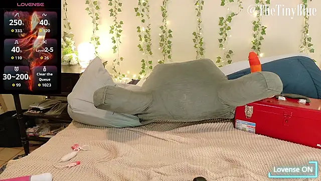 thetinyblue's Live Sex Cam Show