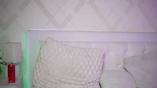 ArielleParis' Live Sex Cam Show
