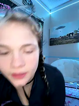 Cutiepiespanks' Live Sex Cam Show