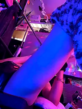gurlnips' Live Sex Cam Show