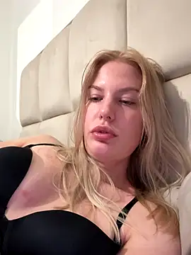 Chloemillerrxx's Live Sex Cam Show