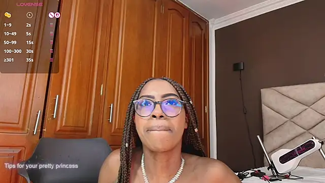 Raquel_jones' Webcam Show