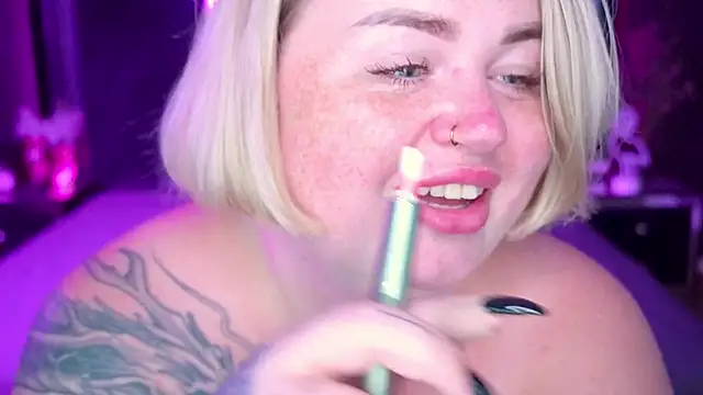 ZaraReignn's Live Sex Cam Show