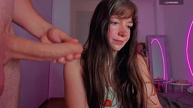 alicekaneky's Live Sex Cam Show