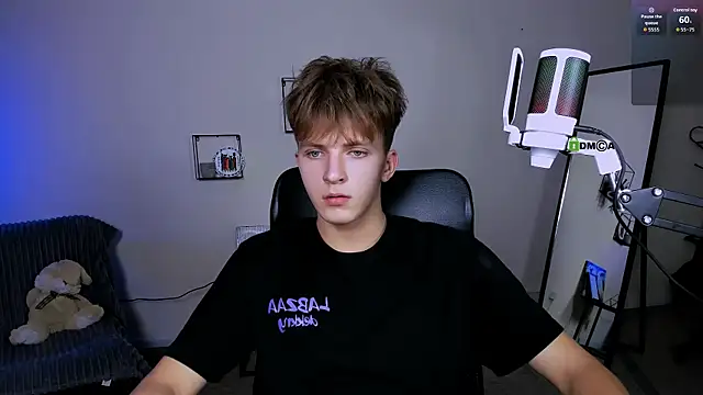 travis_wolf_'s Live Sex Cam Show