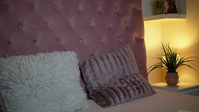 MaiaMini's Live Sex Cam Show