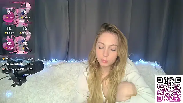 BabbbyFoxxx's Live Sex Cam Show