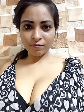 QUEEN-ADITI's Live Sex Cam Show