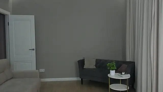 EmelySwickheimer's Live Sex Cam Show