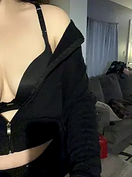 LusciousLiLi's Live Sex Cam Show