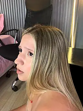 MiaPetit_'s Webcam Show
