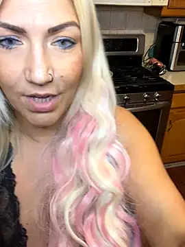 LittleMissEeve's Live Chat Room