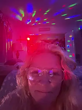 Goldenndoll's Webcam Show