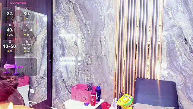 LauraSaenz01's Live Sex Cam Show