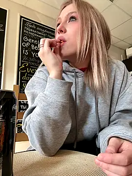 CaitlinSugar's Live Sex Cam Show
