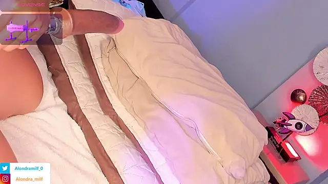 ALONDRAMILF's Webcam Show