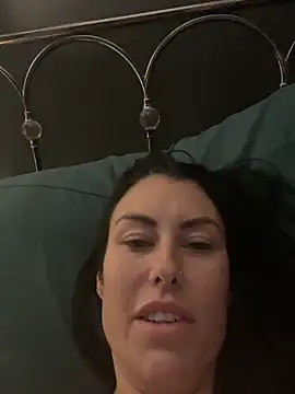 xCharlie_MILFx's Live Sex Cam Show