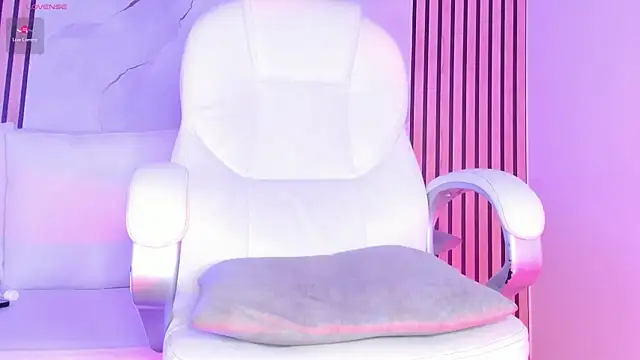 MiaCavallii_'s Live Sex Cam Show