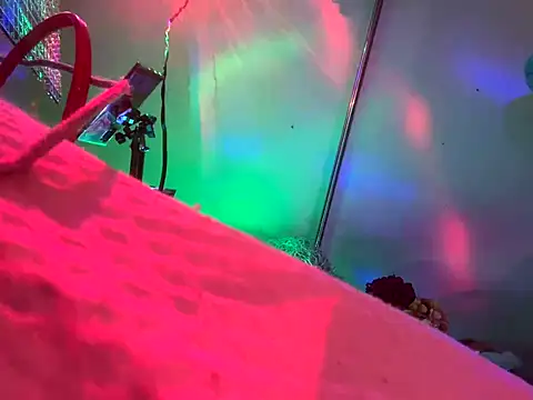 gurlnips' Live Sex Cam Show