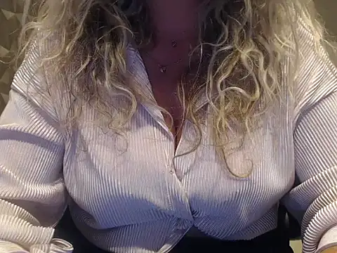 JenniLowen's Live Sex Cam Show