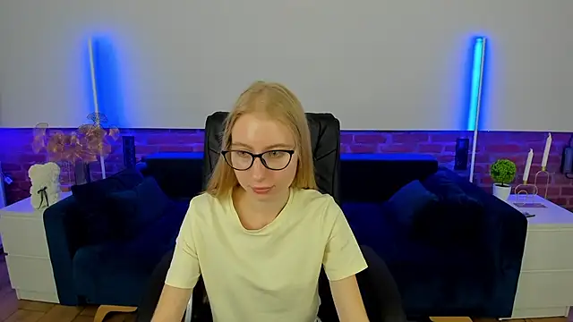 Alina_Blonde's Live Sex Cam Show