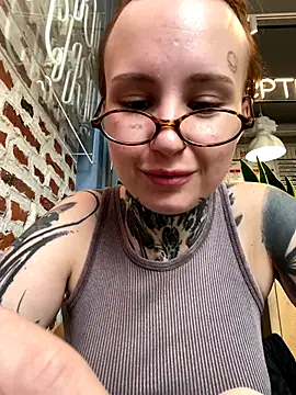 bebabenny's Live Sex Cam Show