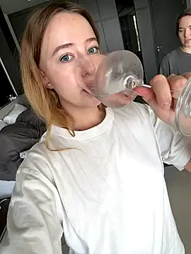 Nura_n_Sarah's Live Sex Cam Show