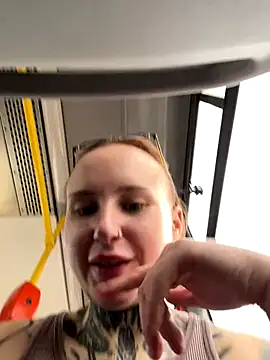 bebabenny's Live Sex Cam Show