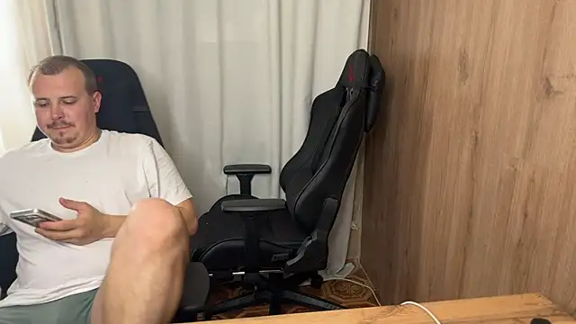 MrMrsRight's Live Sex Cam Show