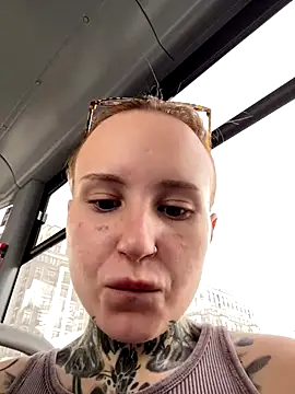 bebabenny's Live Sex Cam Show