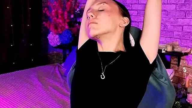 AdeliceLenoir's Live Sex Cam Show