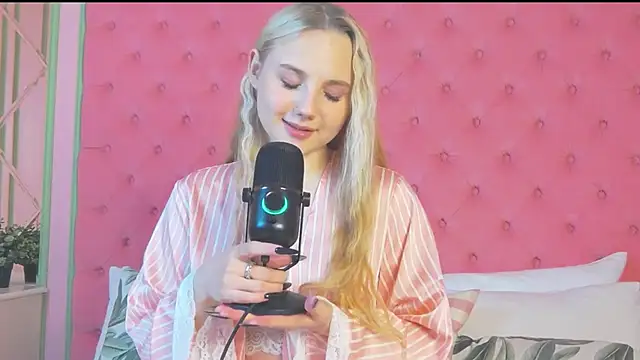 Sky_Cutie's Webcam Show