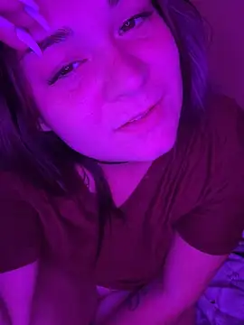 OSoTinyyy's Live Sex Cam Show