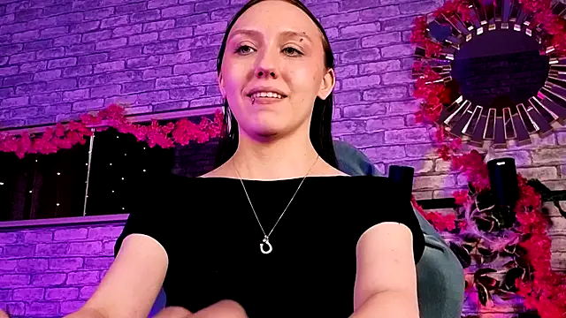 AdeliceLenoir's Live Sex Cam Show