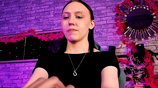 AdeliceLenoir's Live Sex Cam Show
