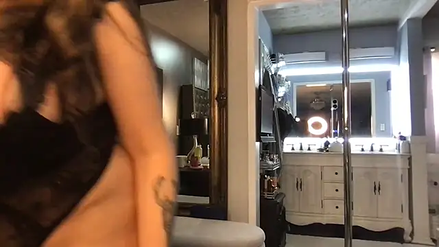 curvyfunlover's Live Sex Cam Show