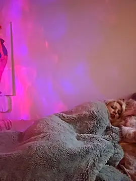 MadelynDaisyMoanroe's Live Sex Cam Show