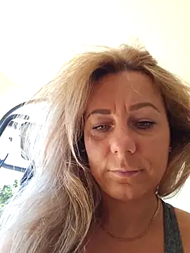 AngelaDesires' Live Sex Cam Show