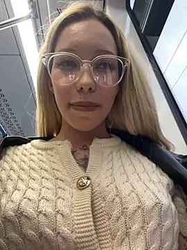 babydolll's Live Sex Cam Show