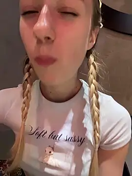 Lia__Love's Live Sex Cam Show
