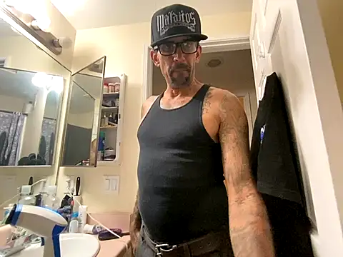 hornycouple818's Live Sex Cam Show