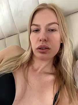 Chloemillerrxx's Live Sex Cam Show