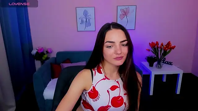 MyEllaLuvs' Live Sex Cam Show