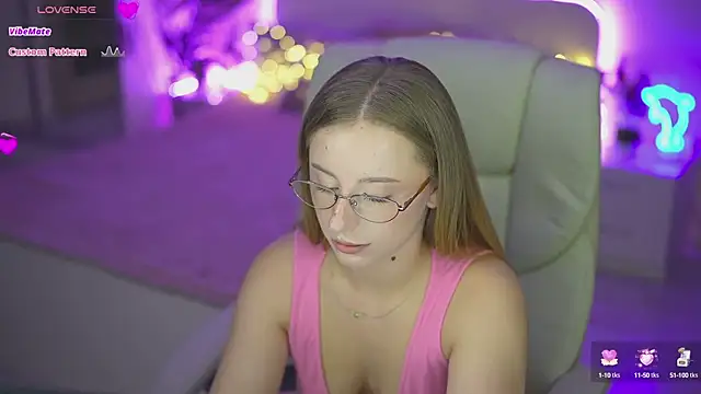 SilverrMoon's Live Sex Cam Show