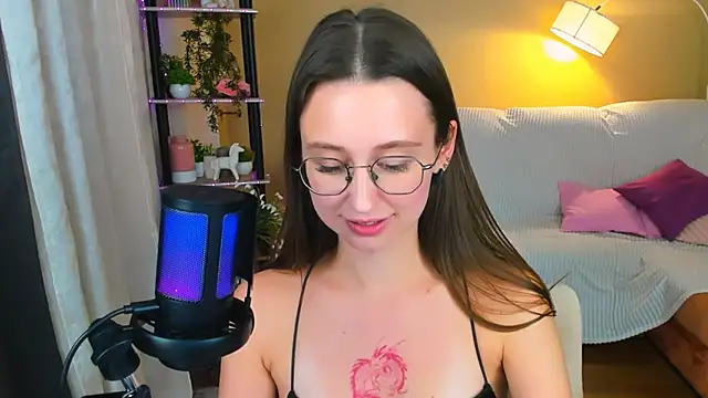 YourLovellyStory's Webcam Show